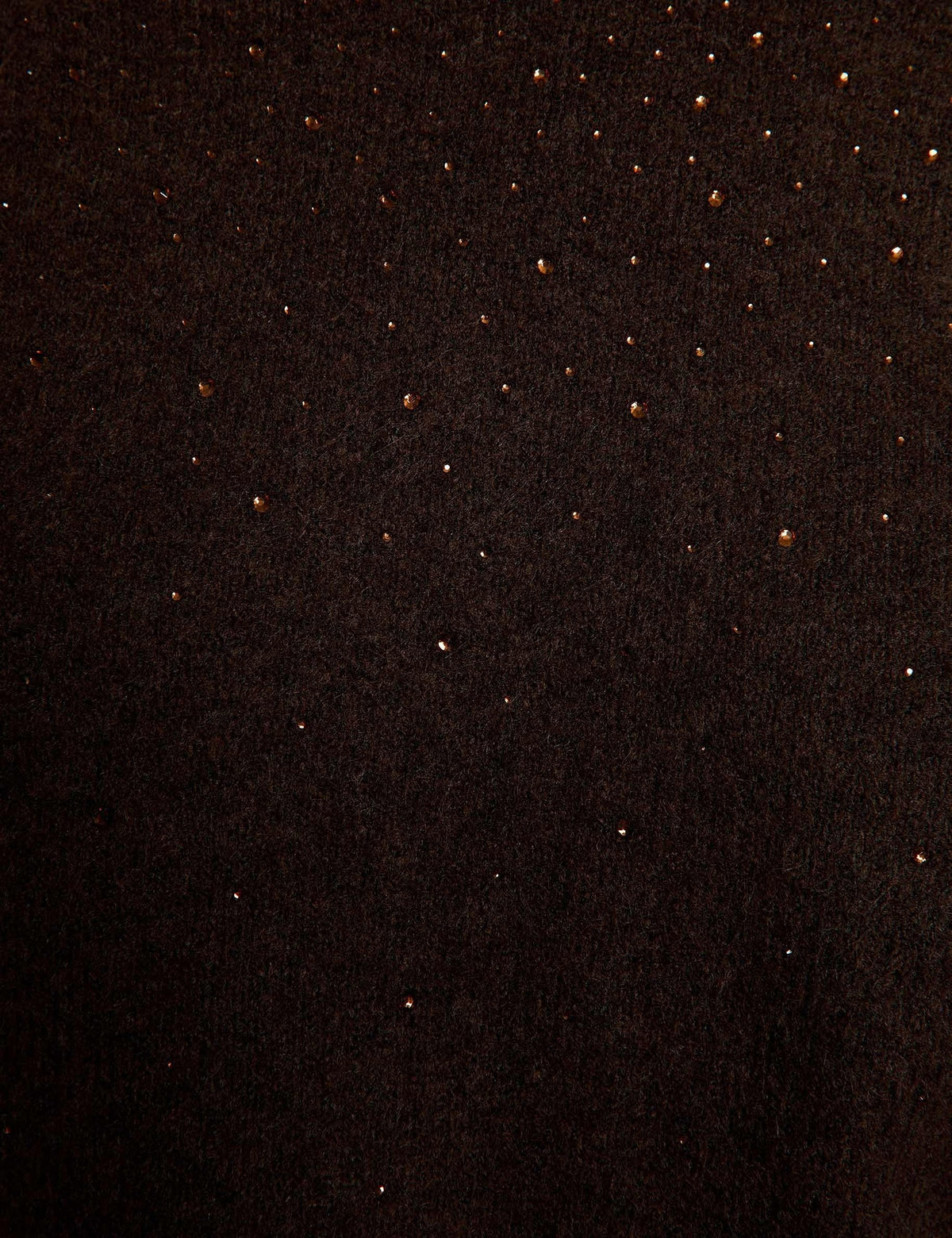 Aansluitende trui met strass en parels