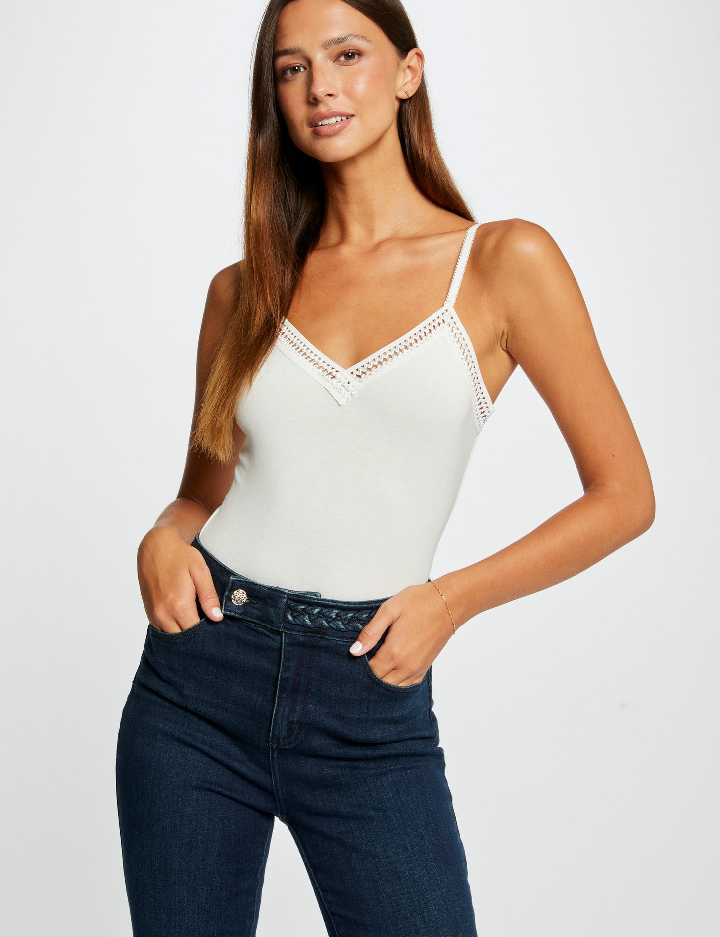 Verfijnde top met spaghettibandjes en kant - ecru