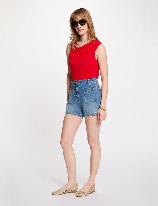 Top met gedrapeerde col en rechte pasvorm