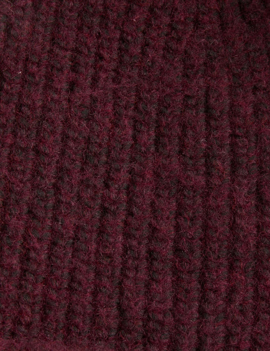 Gebreide Muts met Knoopdetails