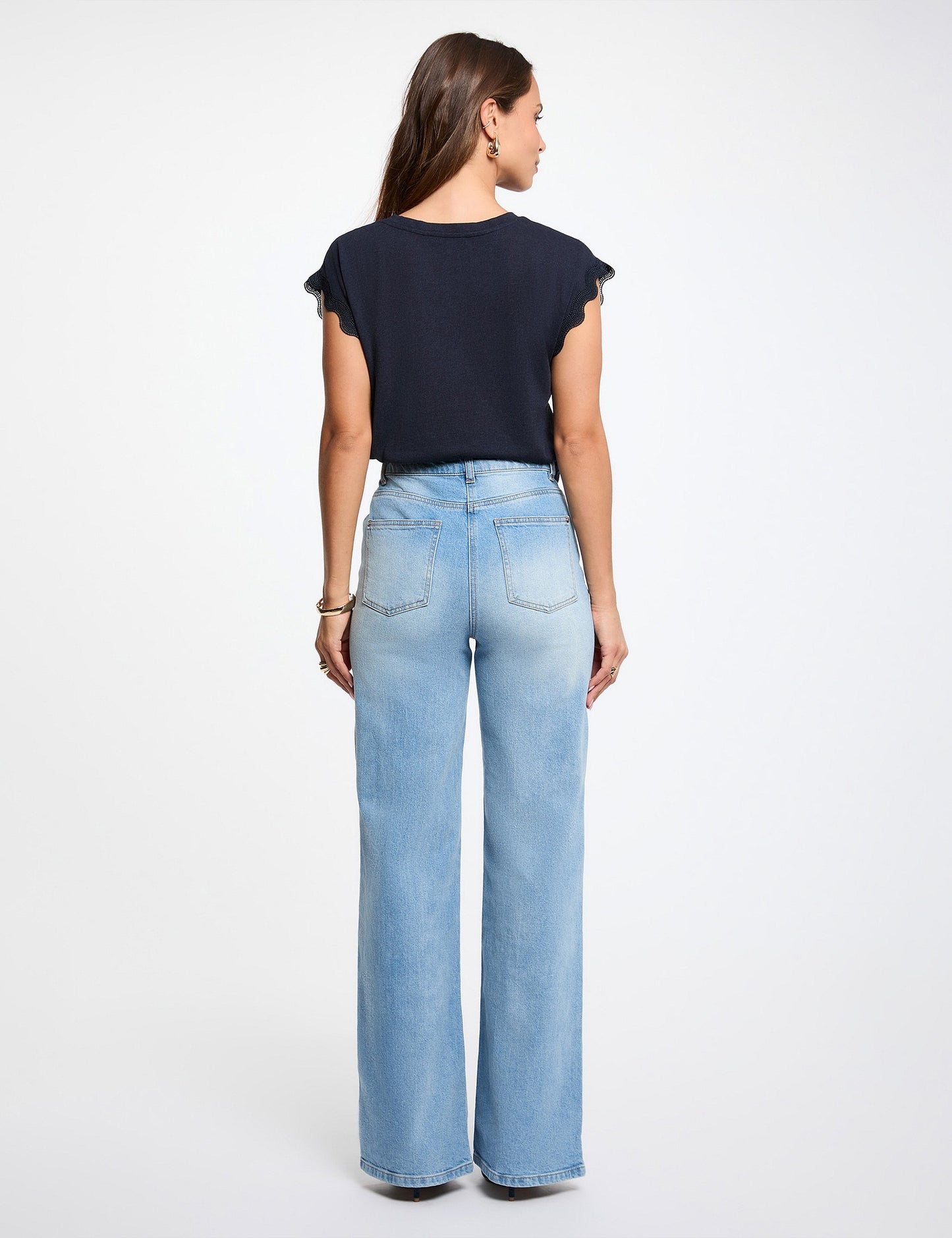T-shirt met V-hals en korte mouwen