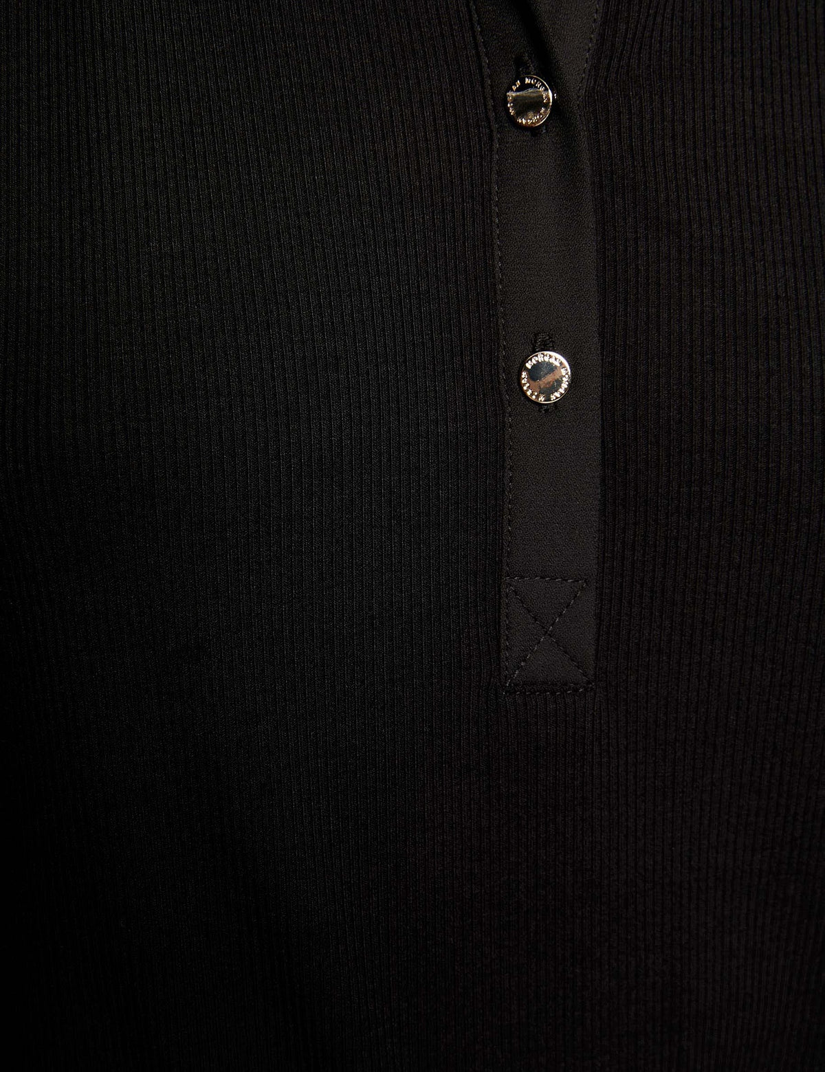 Licht Gebreid T-shirt met Kanten Halslijn en Inkeping
