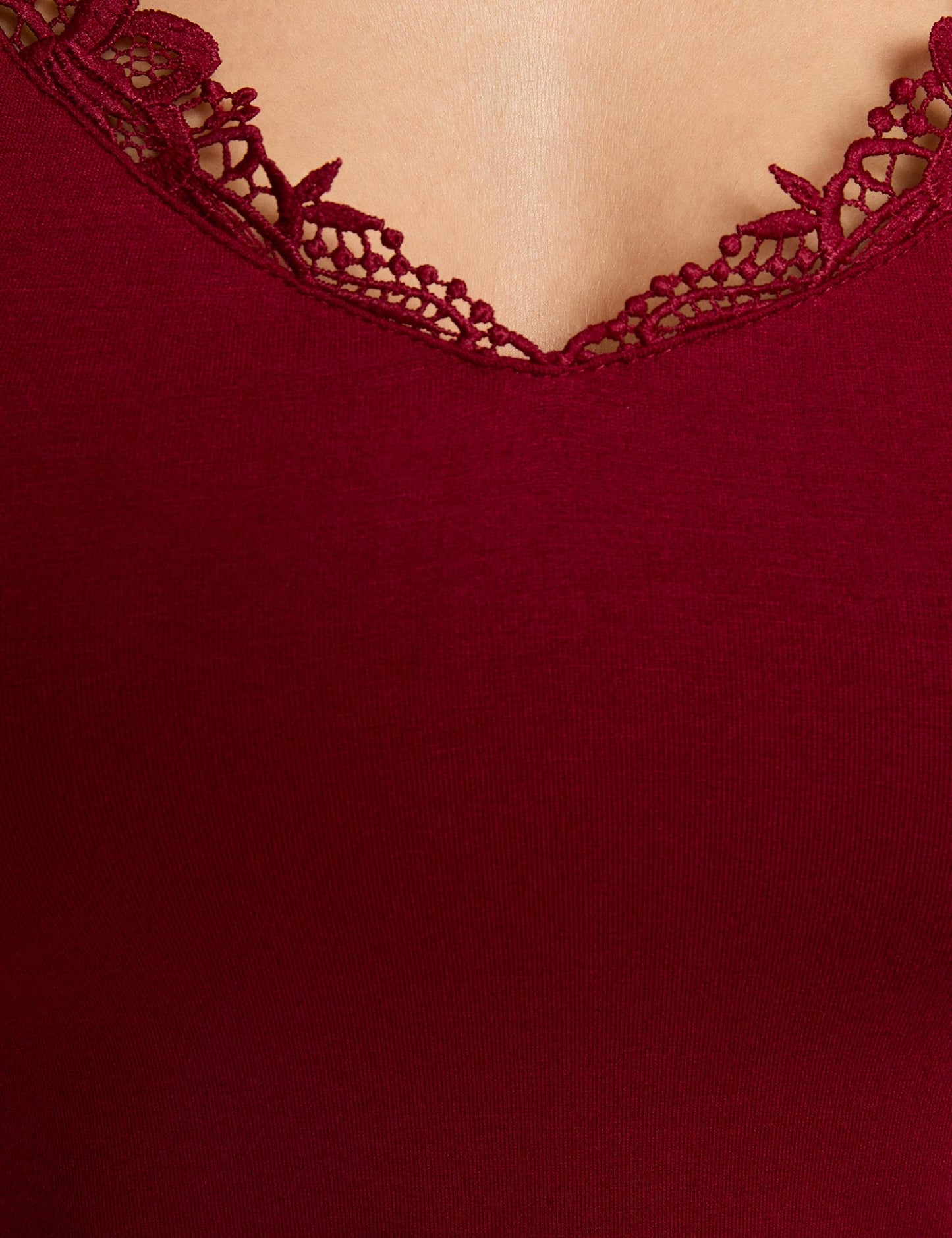 Cami Top met V-hals en Kanten Details