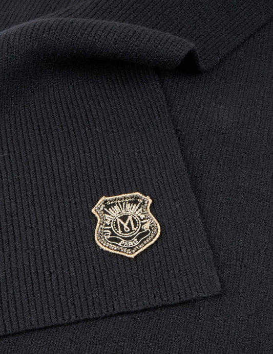 Fijngebreide Sjaal met Geborduurd Patch