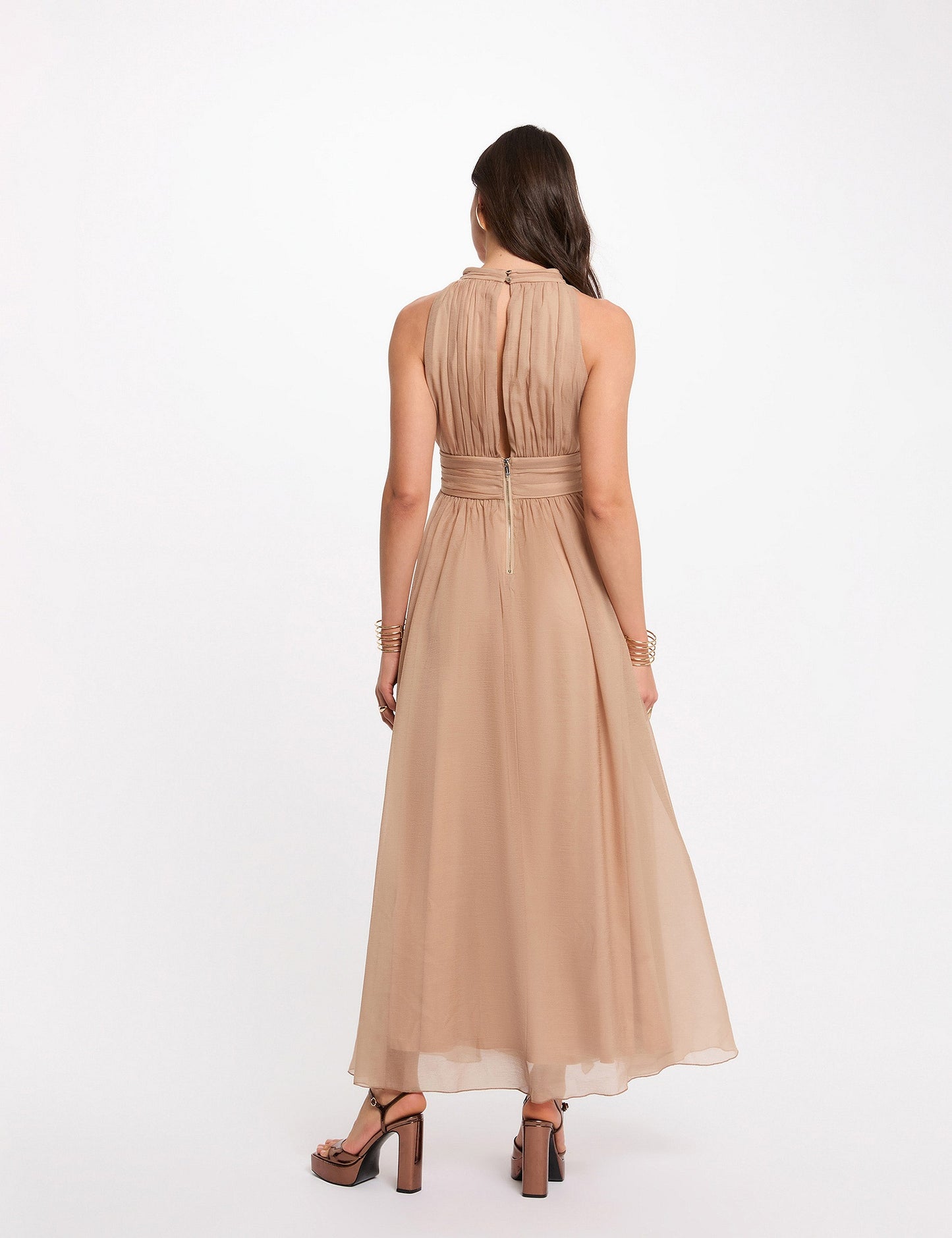 Lange Jurk met Hoge Hals en Volantdetails